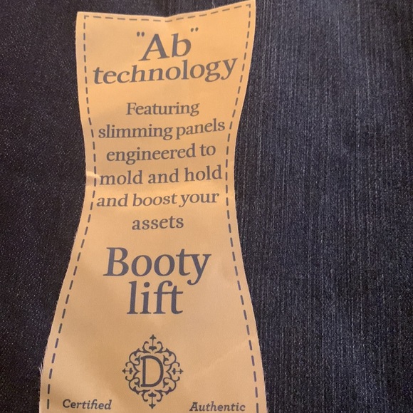 Democracy Booty Lift Jeans - Picture 5 of 8